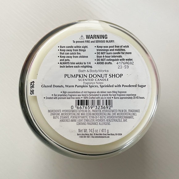 Bath & Body Works ‘Pumpkin Donut Shop’ 3-Wick Candle - Picture 3 of 3